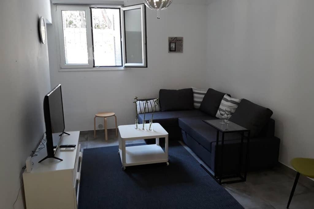 Cozy Apartment For 4 In Kolonaki, Lycabettus Aten Exteriör bild