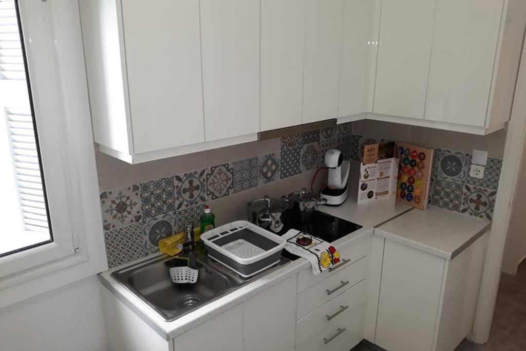 Cozy Apartment For 4 In Kolonaki, Lycabettus Aten Exteriör bild