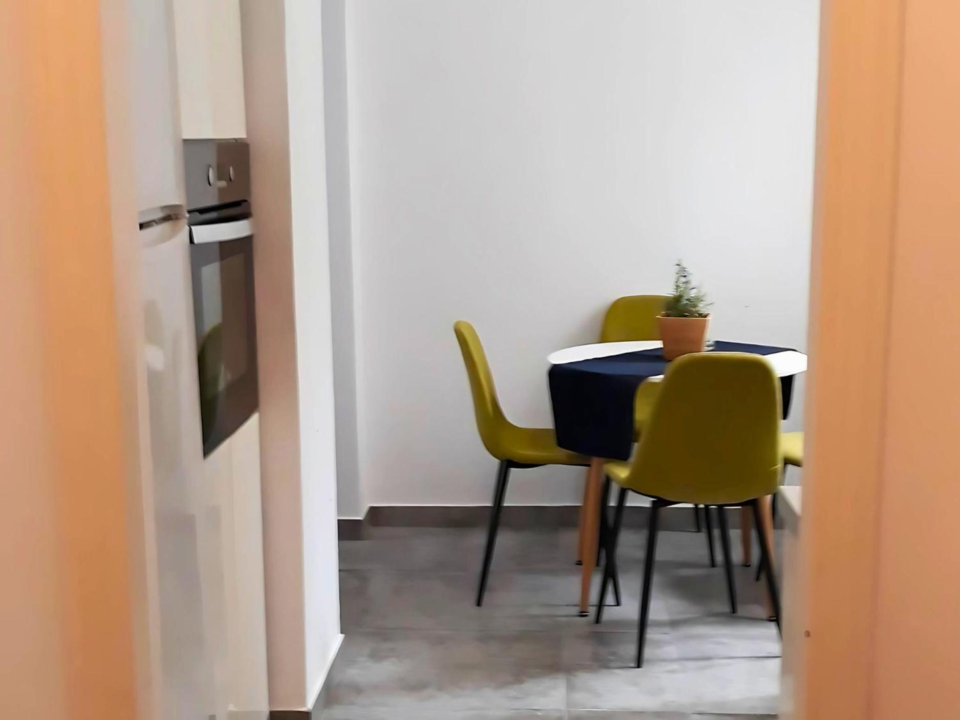 Cozy Apartment For 4 In Kolonaki, Lycabettus Aten Exteriör bild